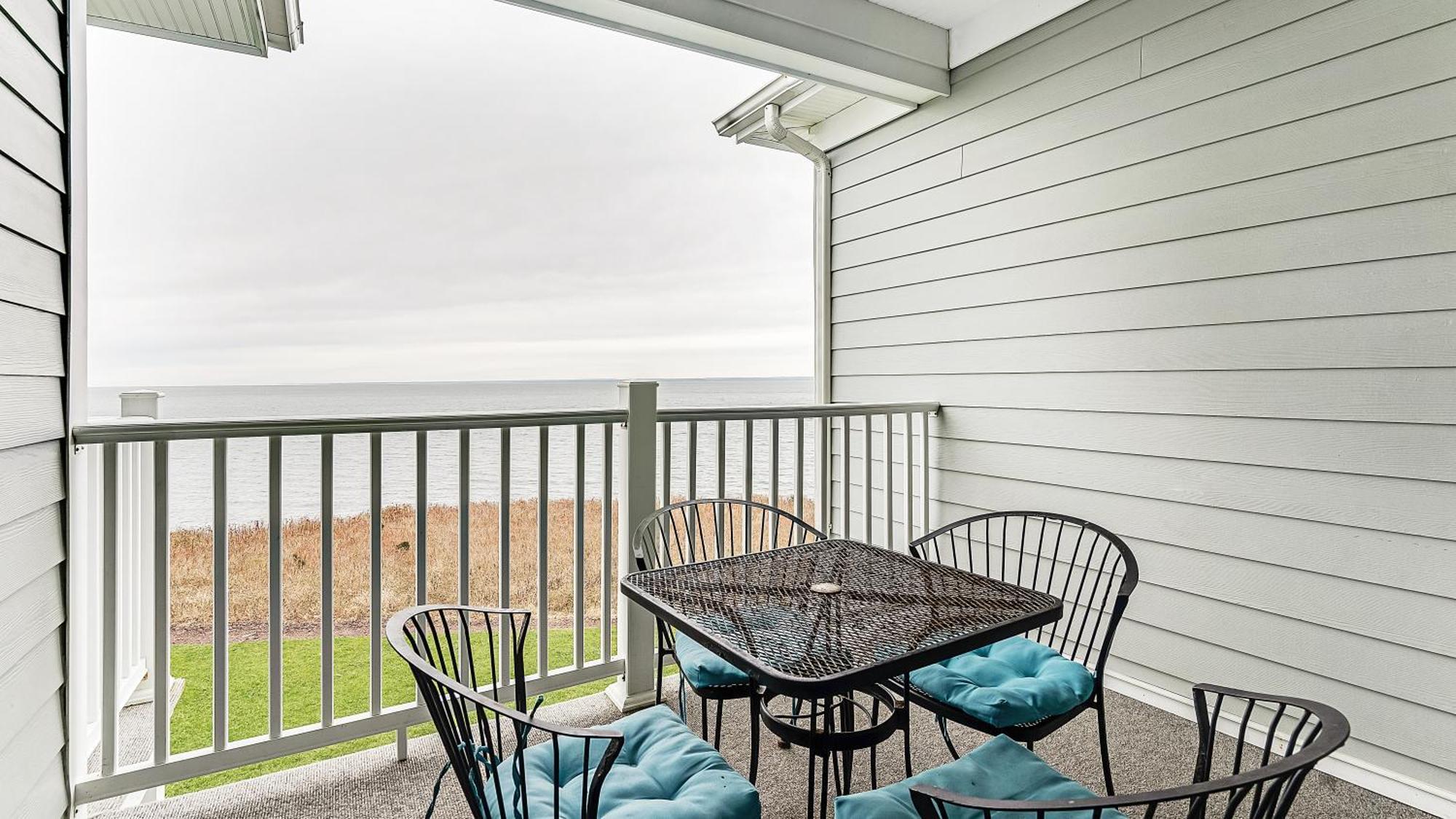 The Cliffside Resort Condominiums Greenport Exterior photo